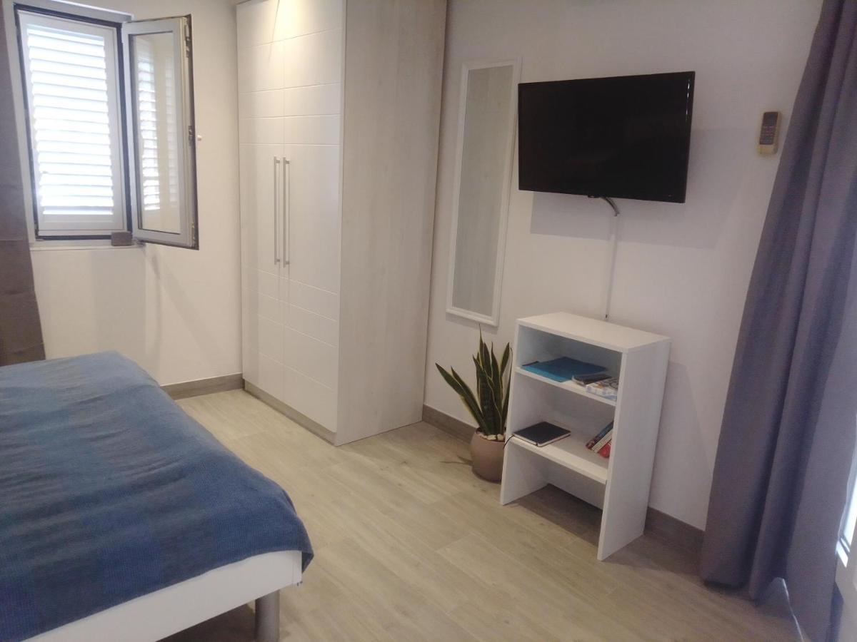 Apartments Haracic Хвар Екстер'єр фото