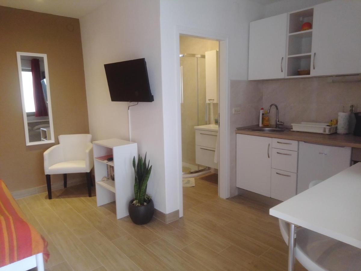 Apartments Haracic Хвар Екстер'єр фото